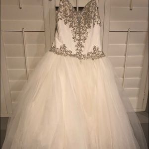 ALLURE BRIDAL WEDDING DRESS